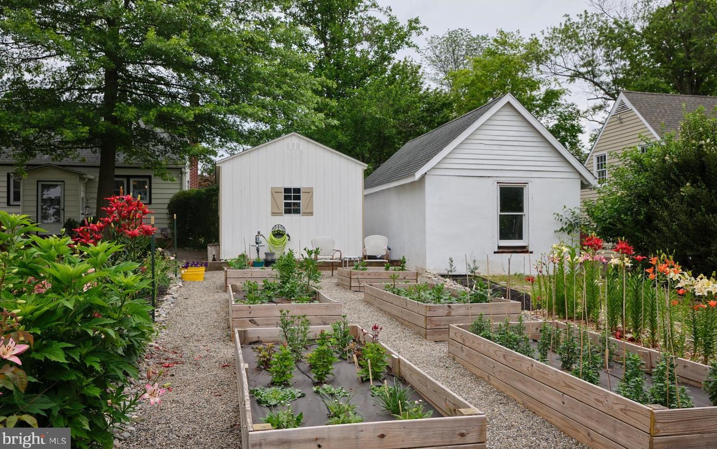 655 Linton Hill Rd, Upper Makefield PA  18940-1205 exterior