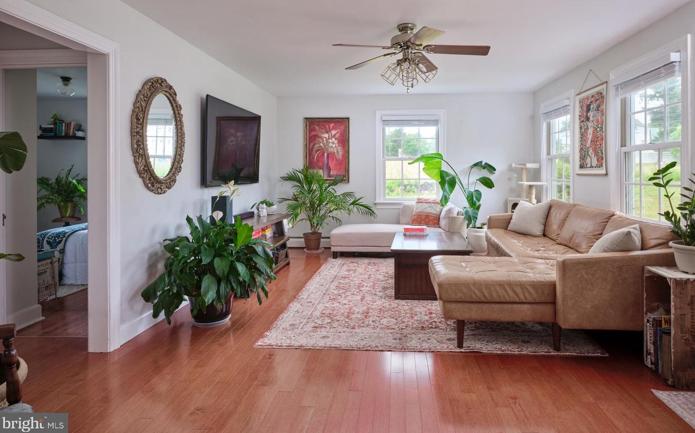 655 Linton Hill Rd, Upper Makefield PA  18940-1205 exterior