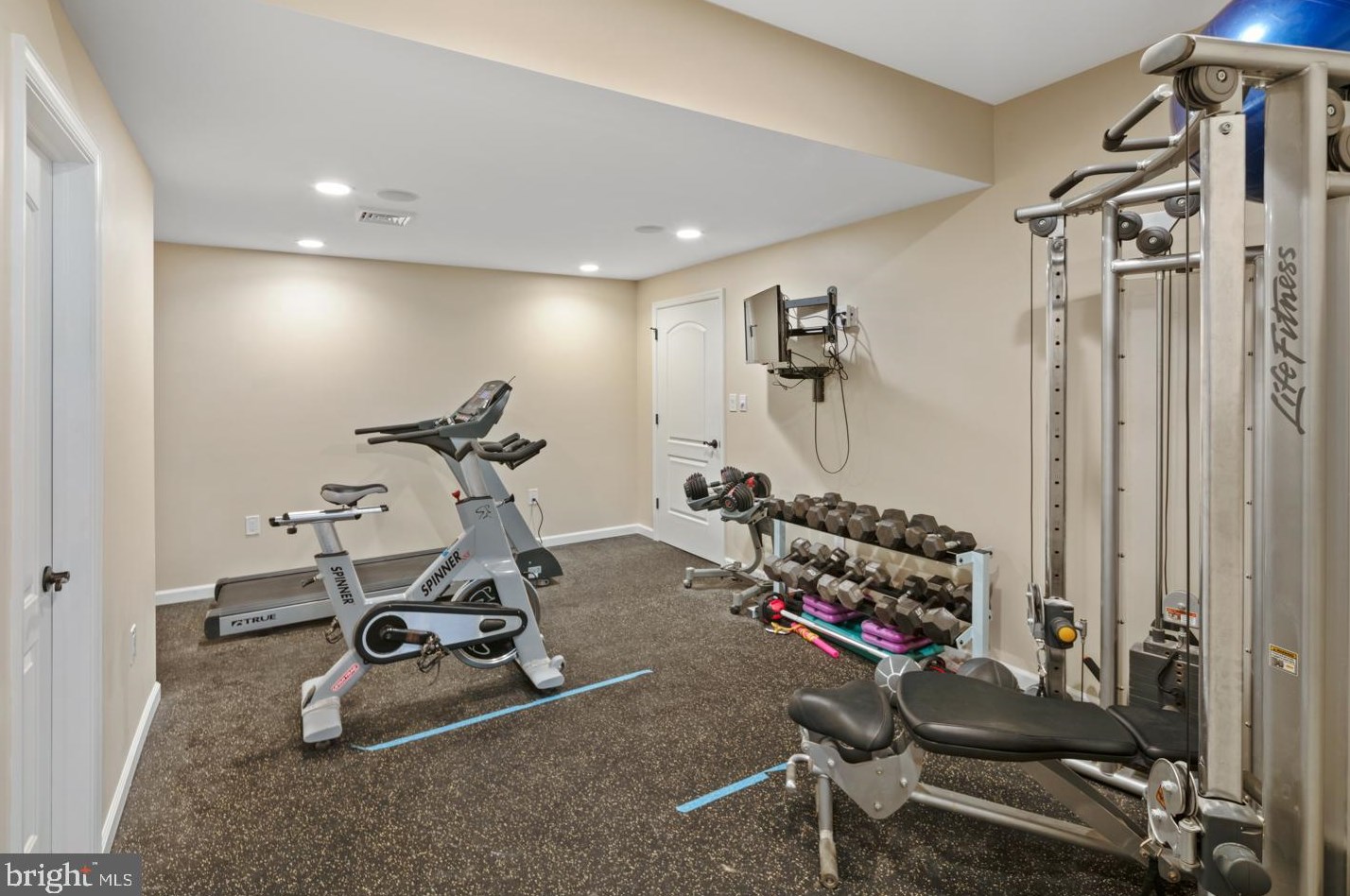 19 Larkspur Ln, Upper Makefield PA 18940-2620 exterior