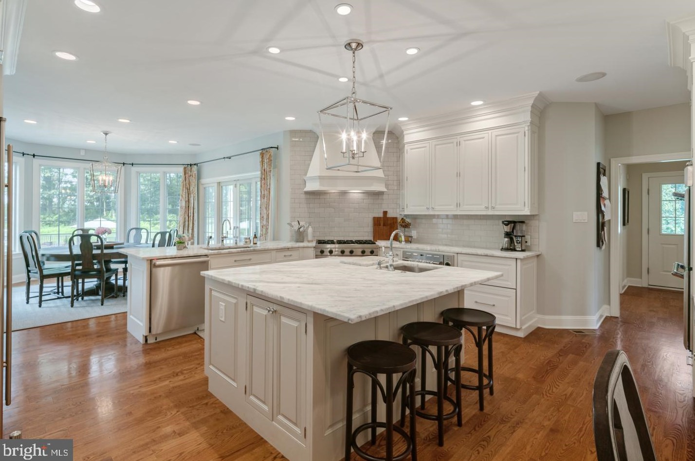 19 Larkspur Ln, Upper Makefield PA 18940-2620 exterior