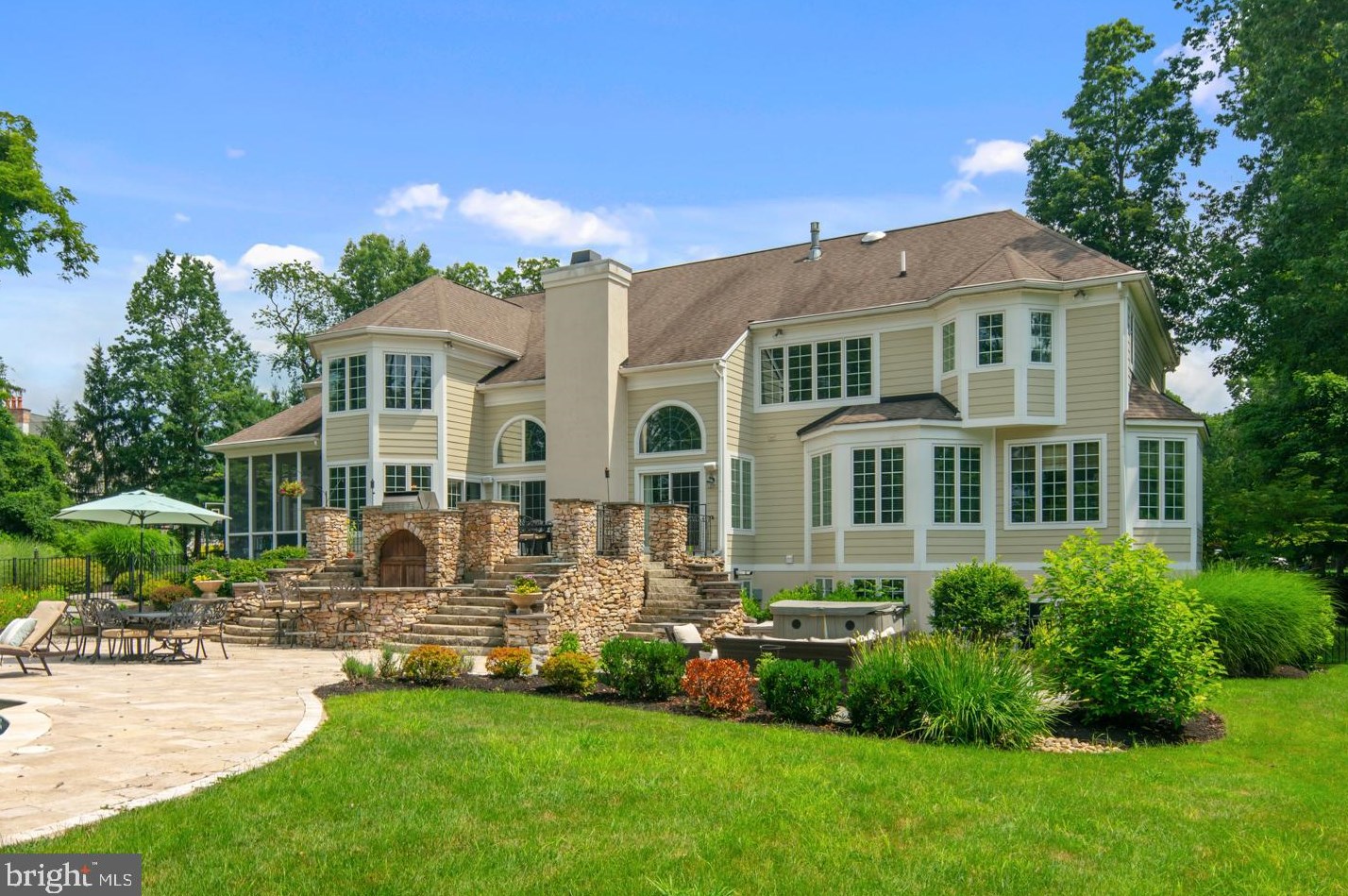 19 Larkspur Ln, Upper Makefield PA 18940-2620 exterior