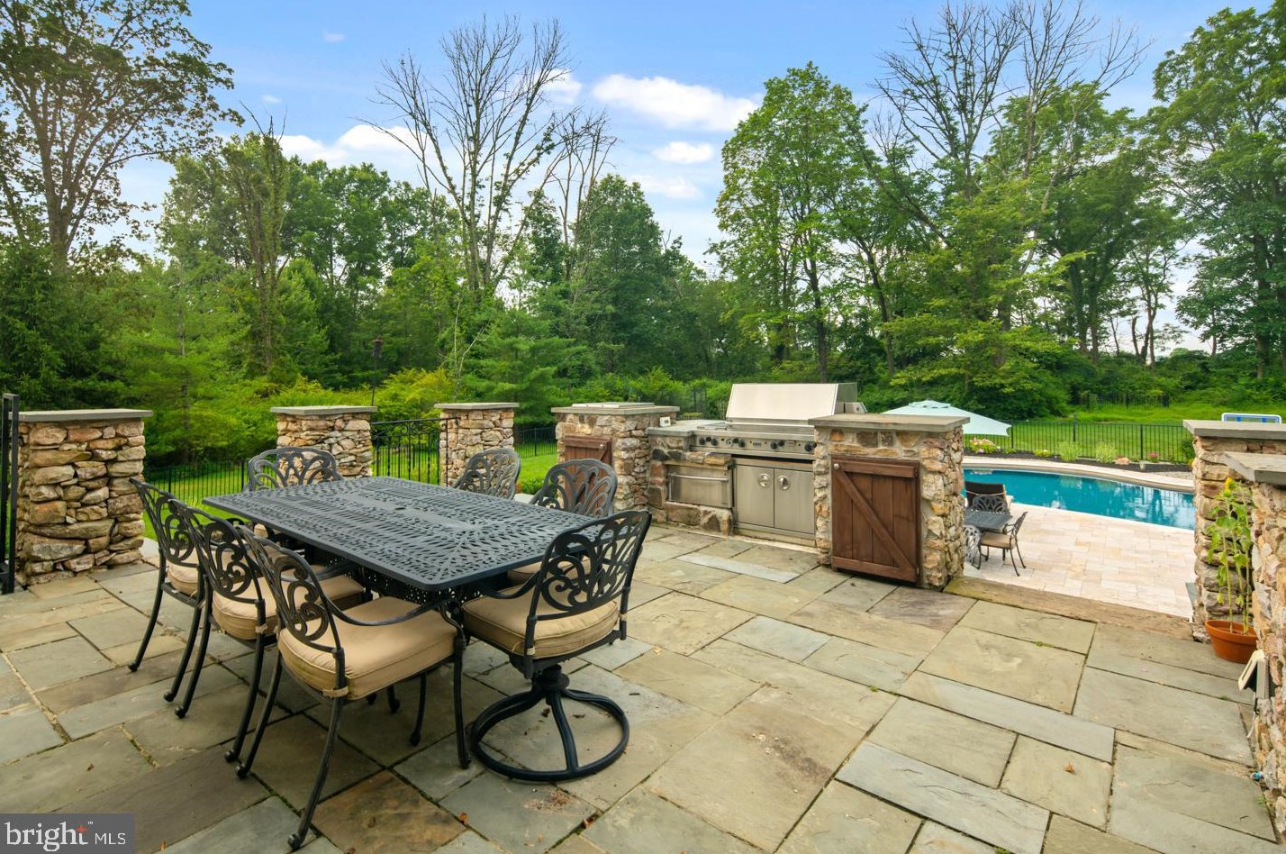 19 Larkspur Ln, Upper Makefield PA 18940-2620 exterior