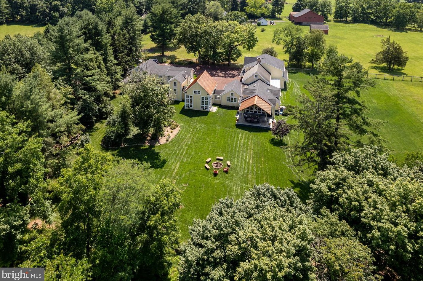 2969 Windy Bush Rd, Upper Makefield PA 18940-3119 exterior