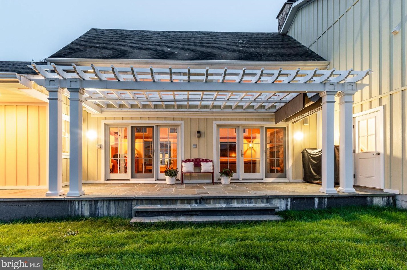 2969 Windy Bush Rd, Upper Makefield PA 18940-3119 exterior