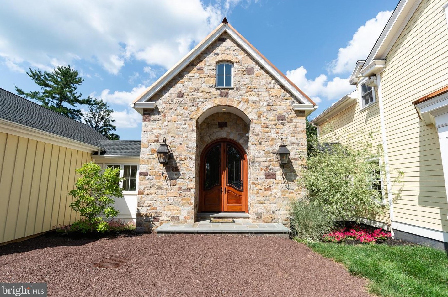 2969 Windy Bush Rd, Upper Makefield PA 18940-3119 exterior