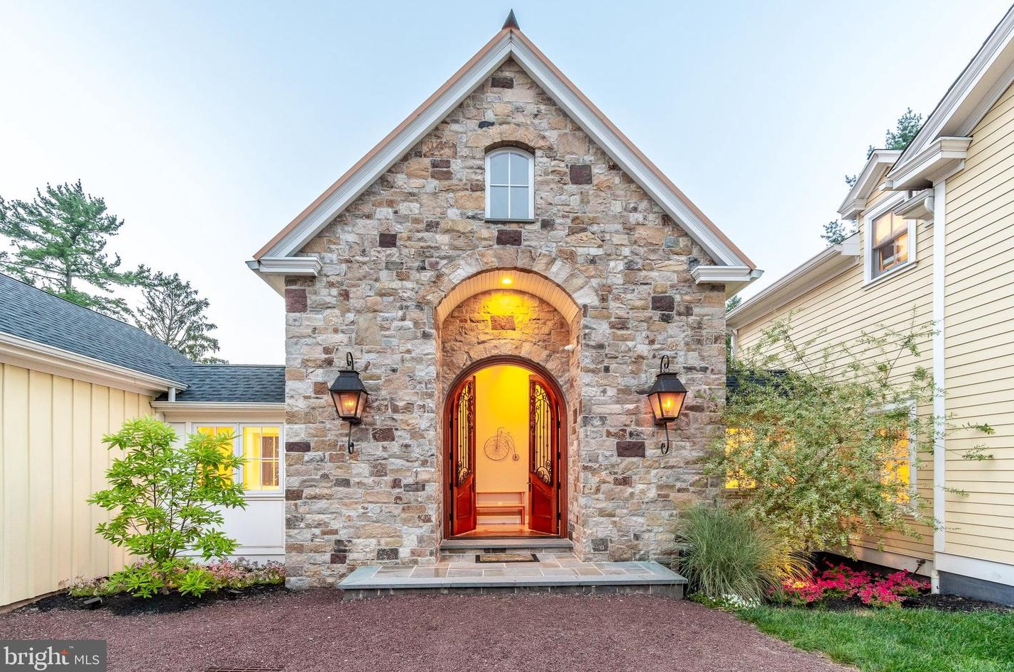 2969 Windy Bush Rd, Upper Makefield PA 18940-3119 exterior