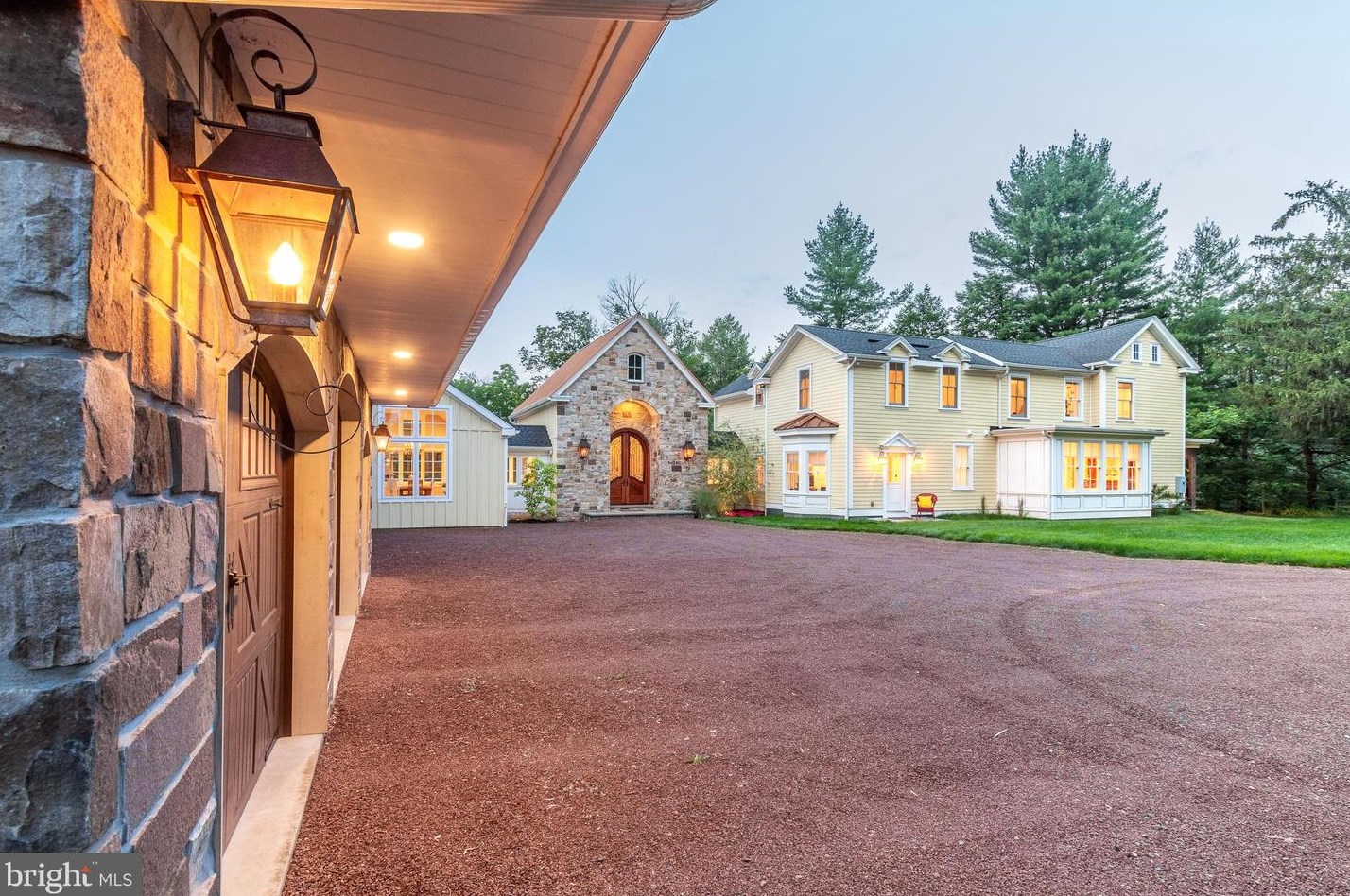 2969 Windy Bush Rd, Upper Makefield PA 18940-3119 exterior