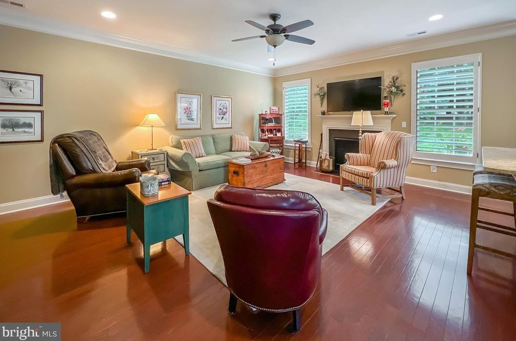 210 Willow Dr, Upper Makefield PA 18940-2445 exterior