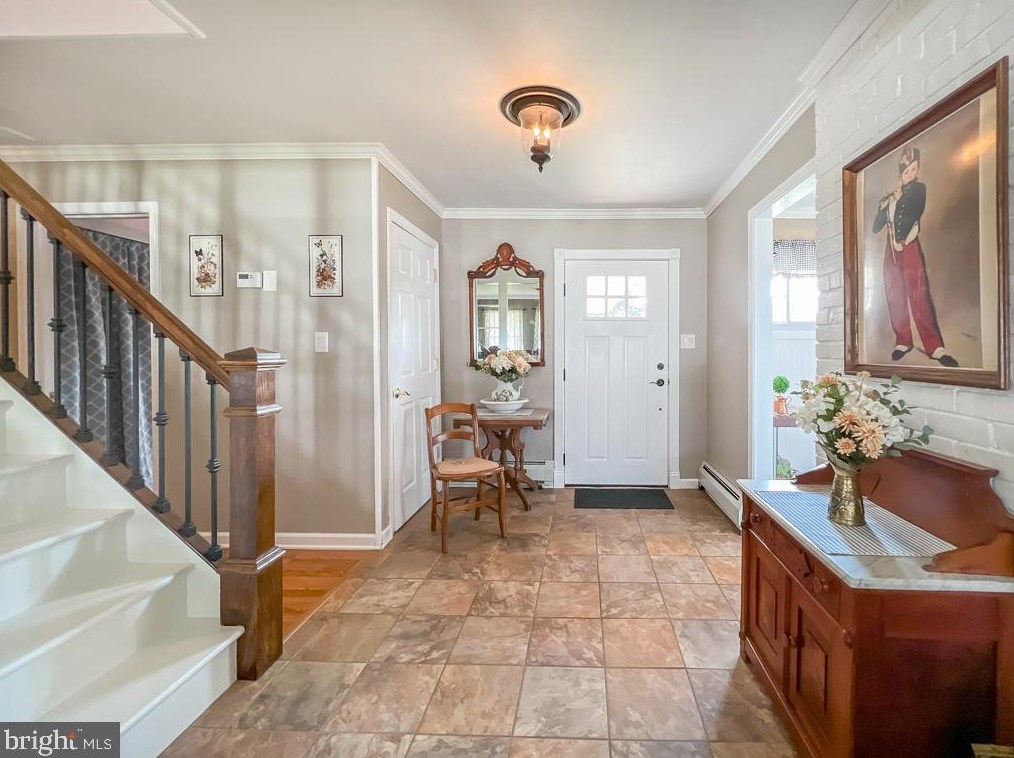 41 Sugarplum Rd, Levittown PA 19056-2220 exterior