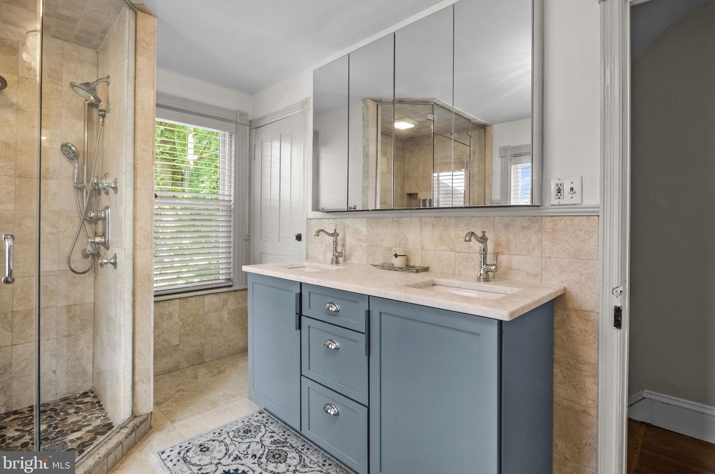 26 Chancellor St, Upper Makefield PA 18940-2107 exterior