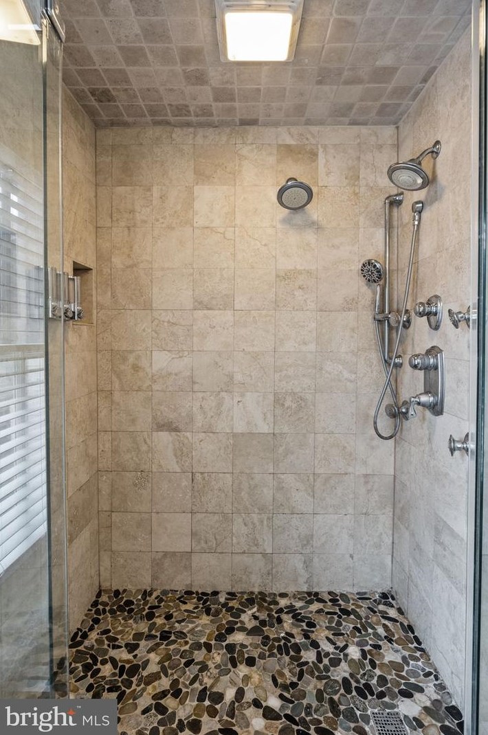 26 Chancellor St, Upper Makefield PA 18940-2107 exterior