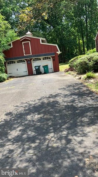 11 Stoopville Rd, Upper Makefield PA 18940-9212 exterior