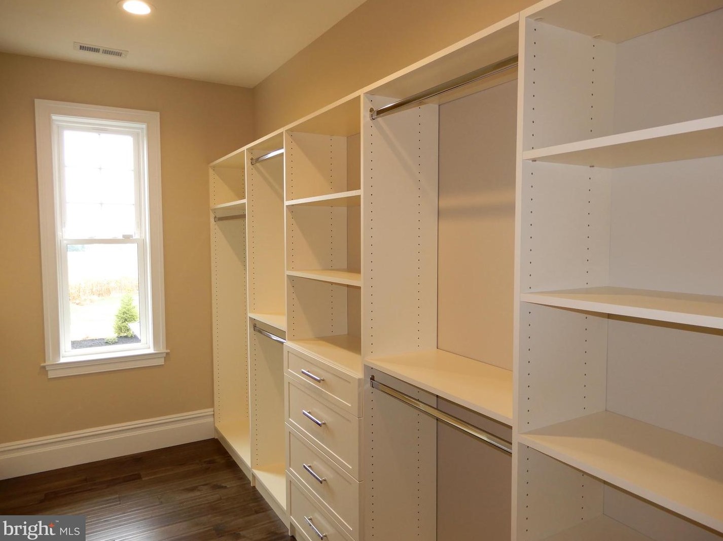 650 Holland Rd, Southampton PA 18966-1819 exterior