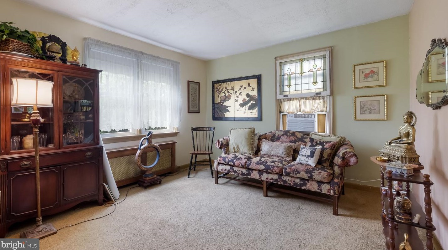 113 Frost Ln, Upper Makefield PA 18940-1689 exterior