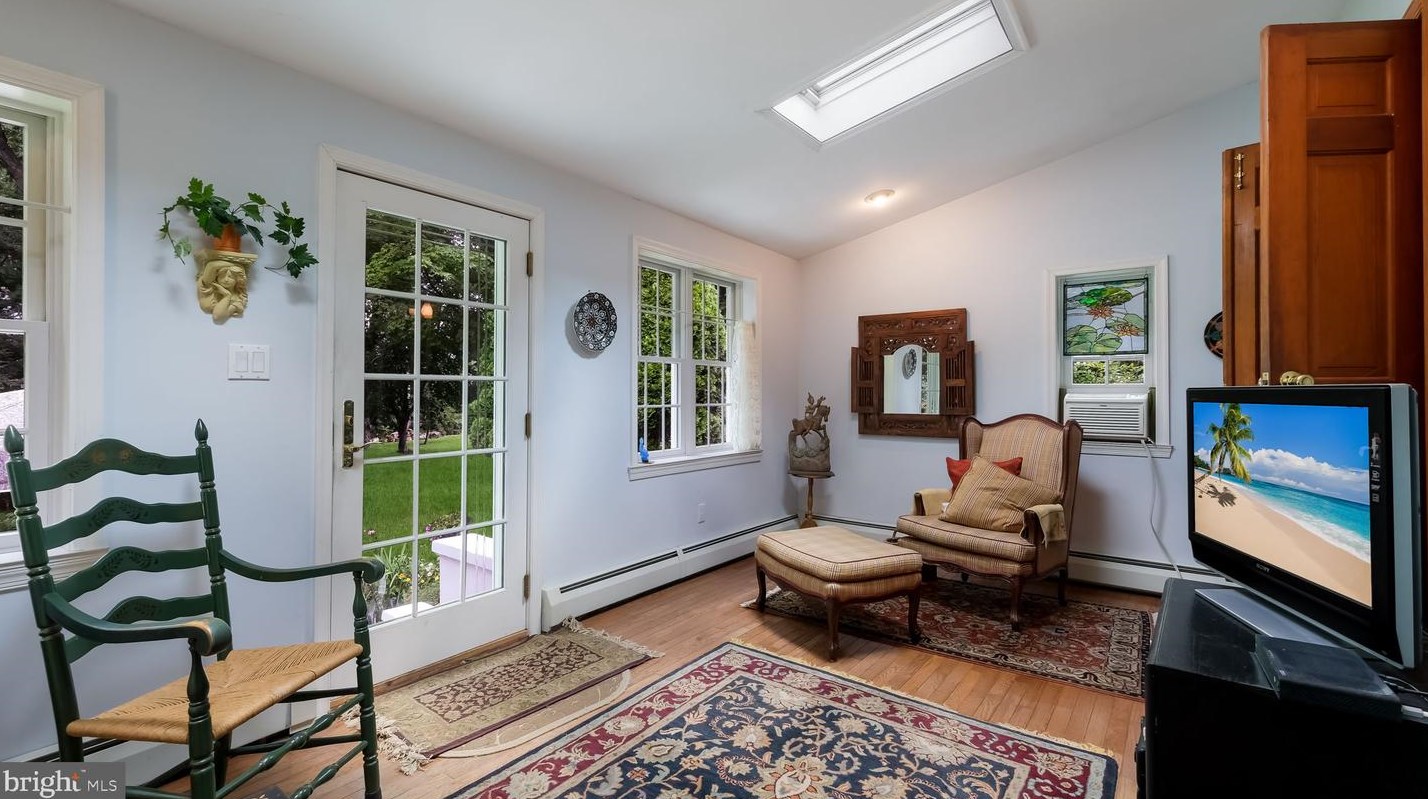 113 Frost Ln, Upper Makefield PA 18940-1689 exterior