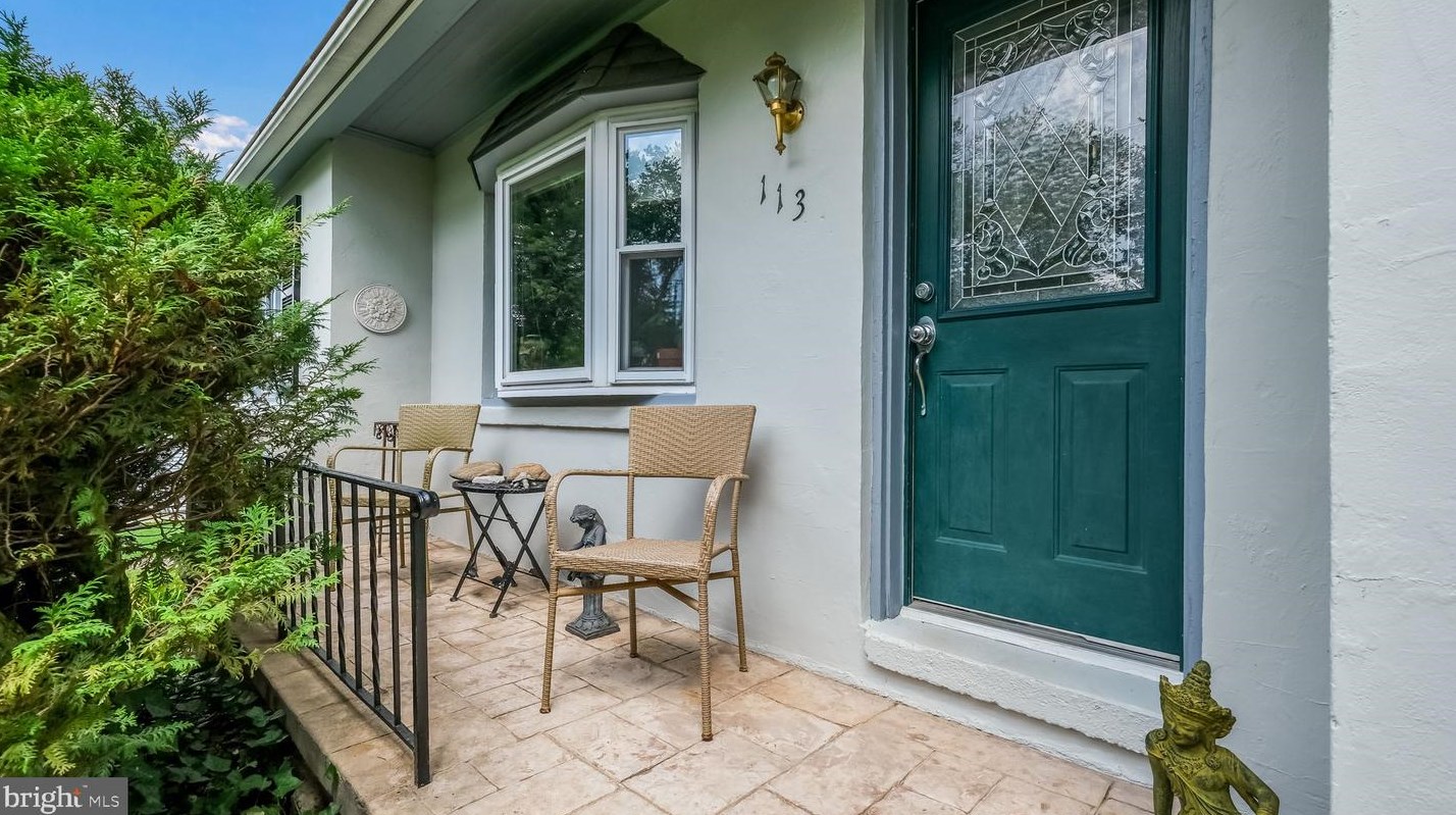 113 Frost Ln, Upper Makefield PA 18940-1689 exterior