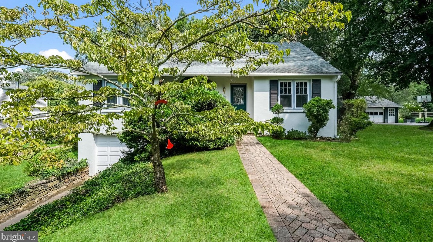 113 Frost Ln, Upper Makefield PA 18940-1689 exterior