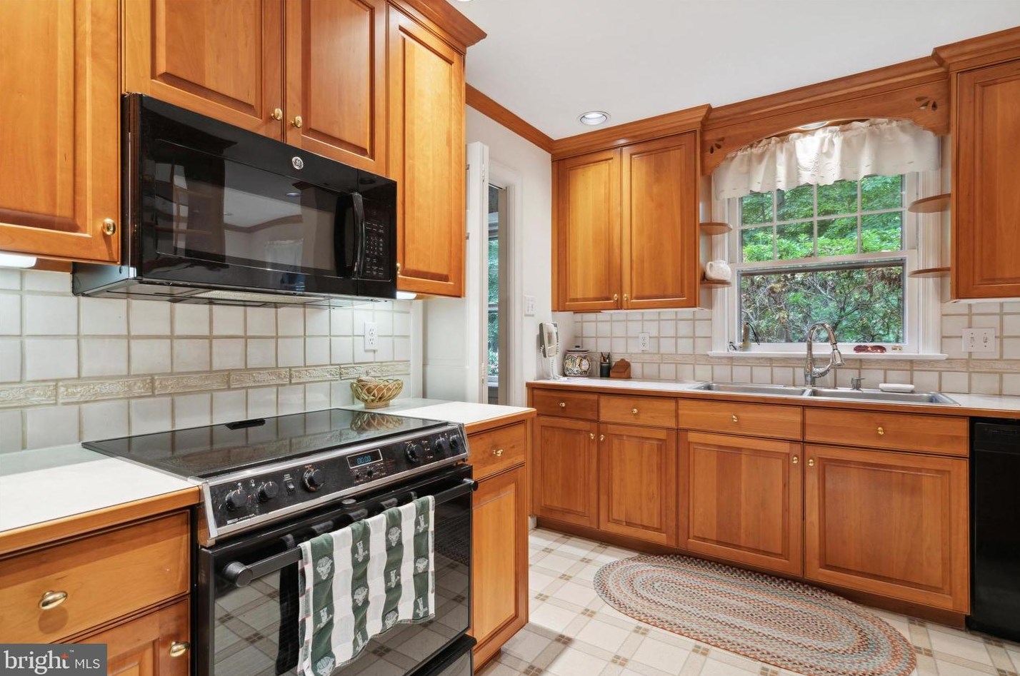 2651 Furlong Rd, Gardenville PA  exterior