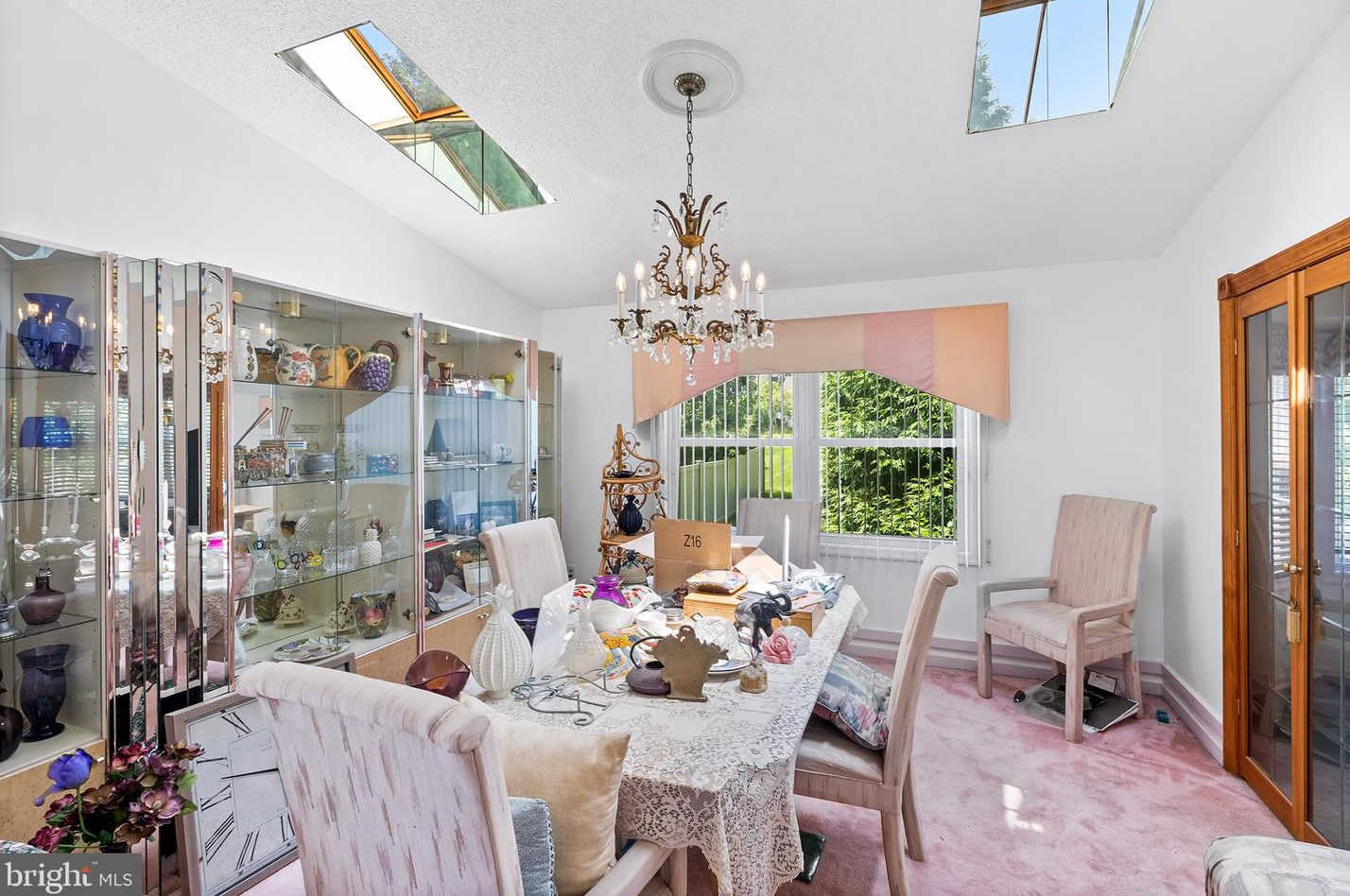 2049 Wellington Rd, Upper Makefield PA 18940-3710 exterior