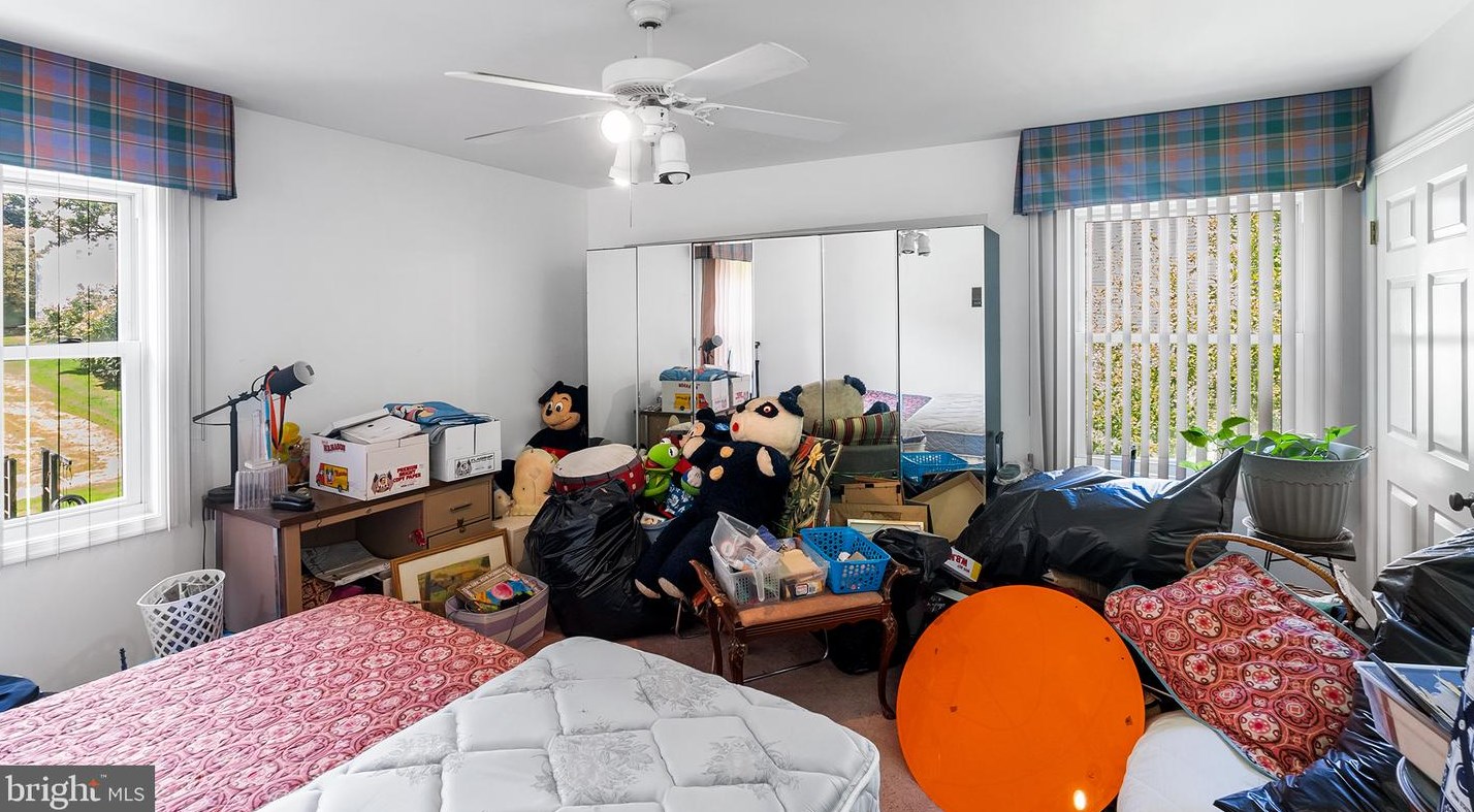 2049 Wellington Rd, Upper Makefield PA 18940-3710 exterior