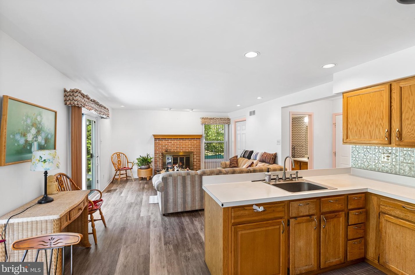 2049 Wellington Rd, Upper Makefield PA 18940-3710 exterior