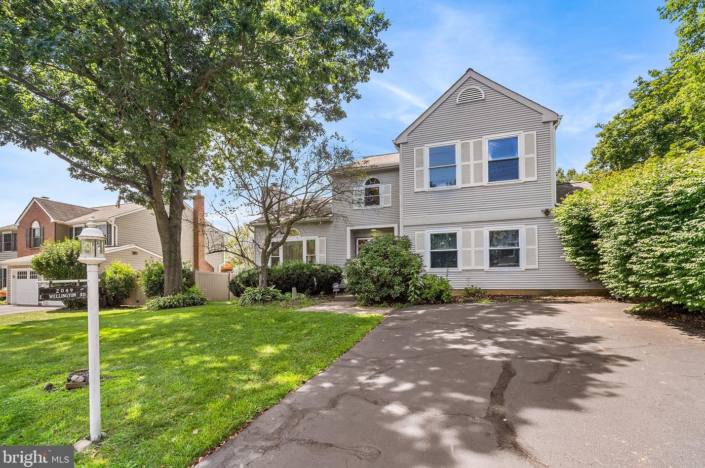 2049 Wellington Rd, Upper Makefield PA  18940-3709 exterior