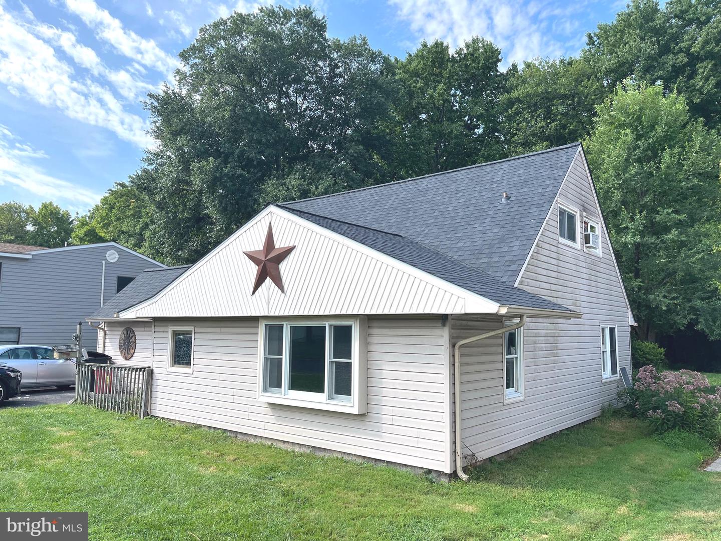 55 Highland Park Dr, Levittown, PA 19056 MLS PABU2055980 Coldwell