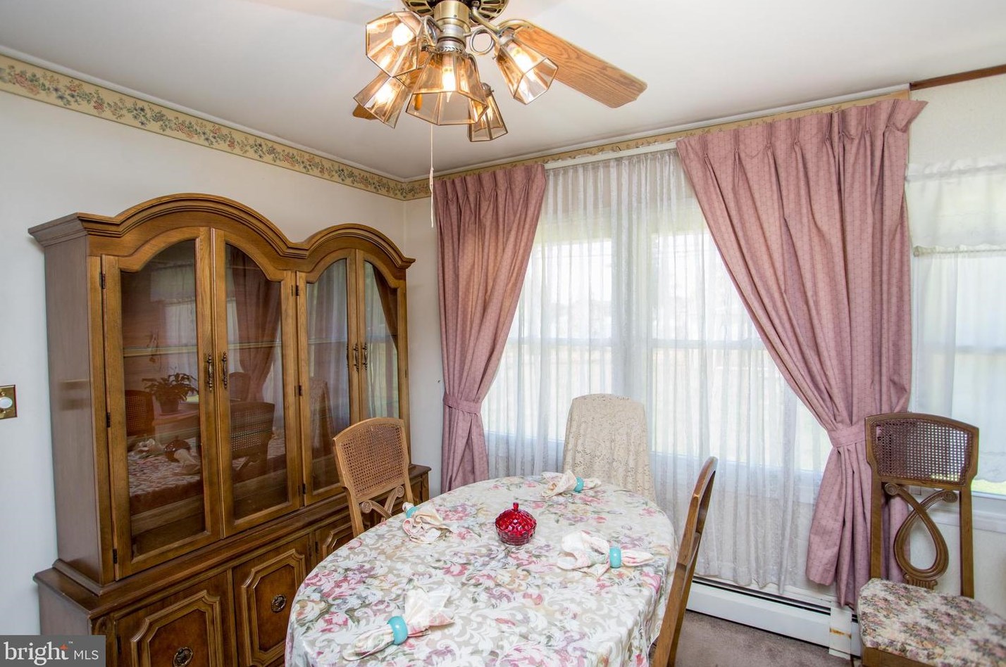 5 Cardinal Rd, Levittown PA  19057-1619 exterior