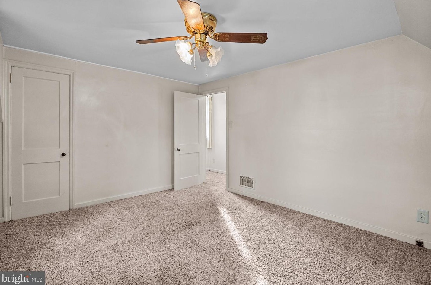 22 Oak Ave, Langhorne PA  19047-5326 exterior