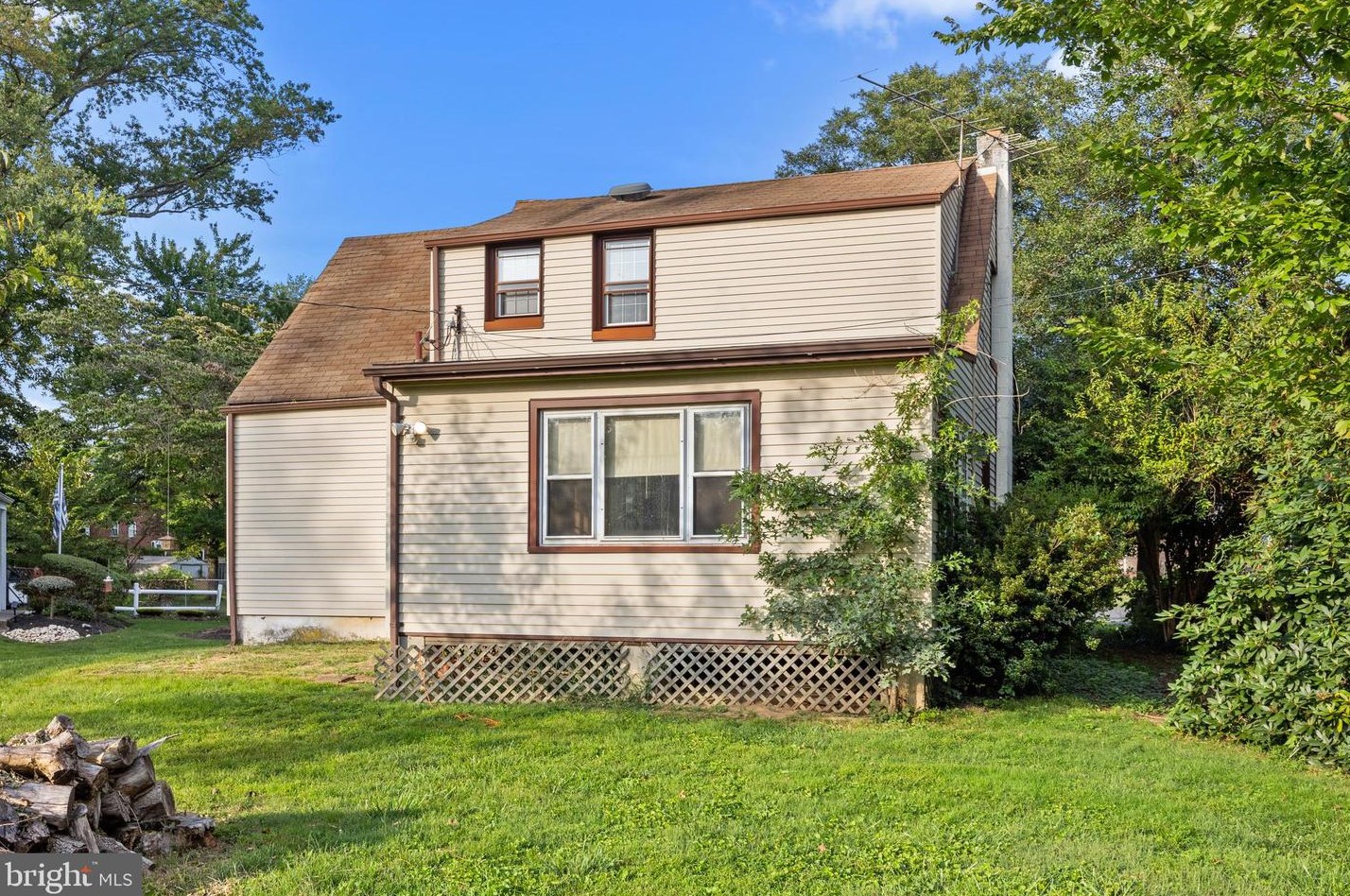 22 Oak Ave, Langhorne PA  19047-5326 exterior