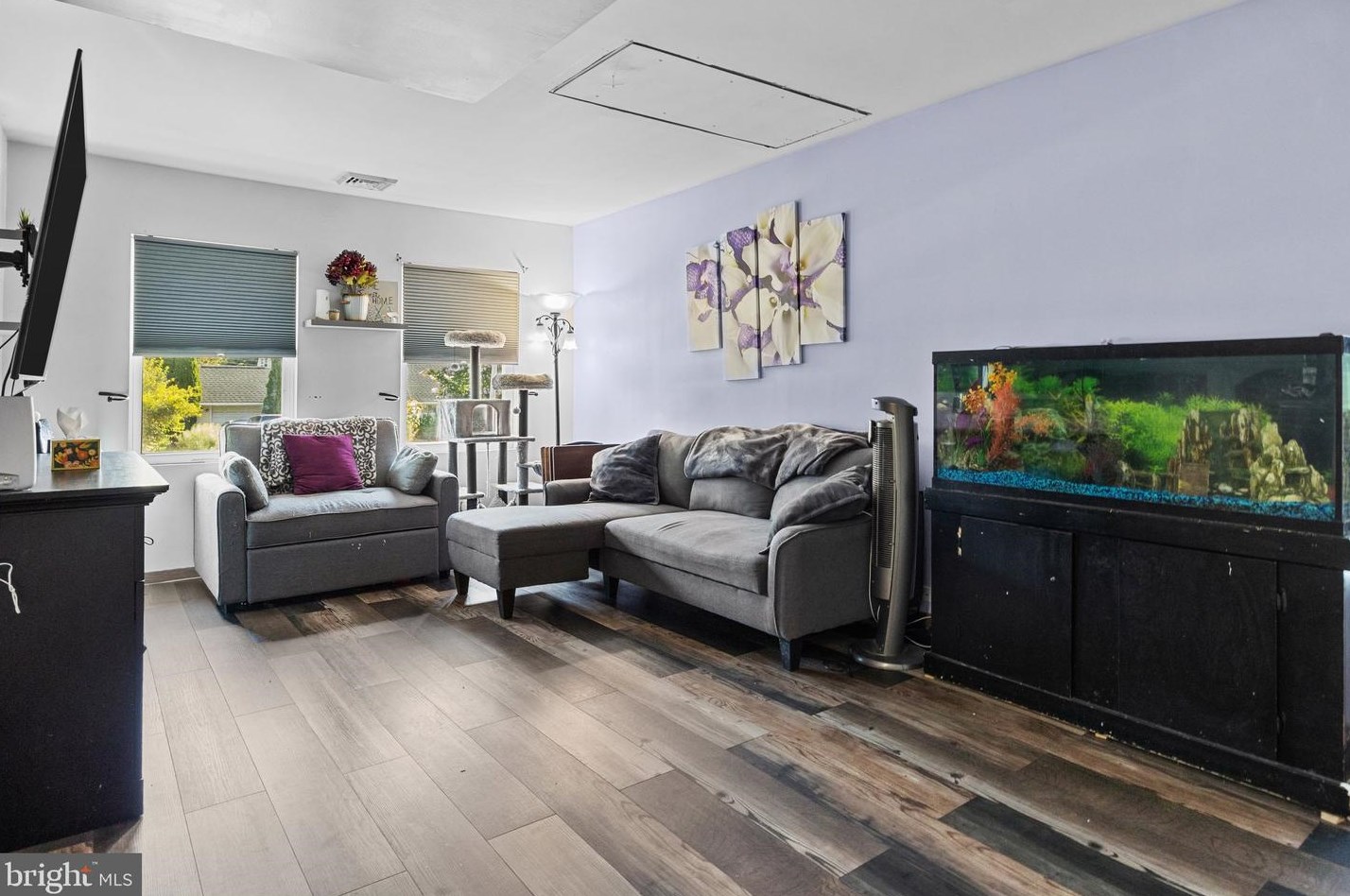 219 Plumbridge Dr, Levittown PA 19056-3536 exterior