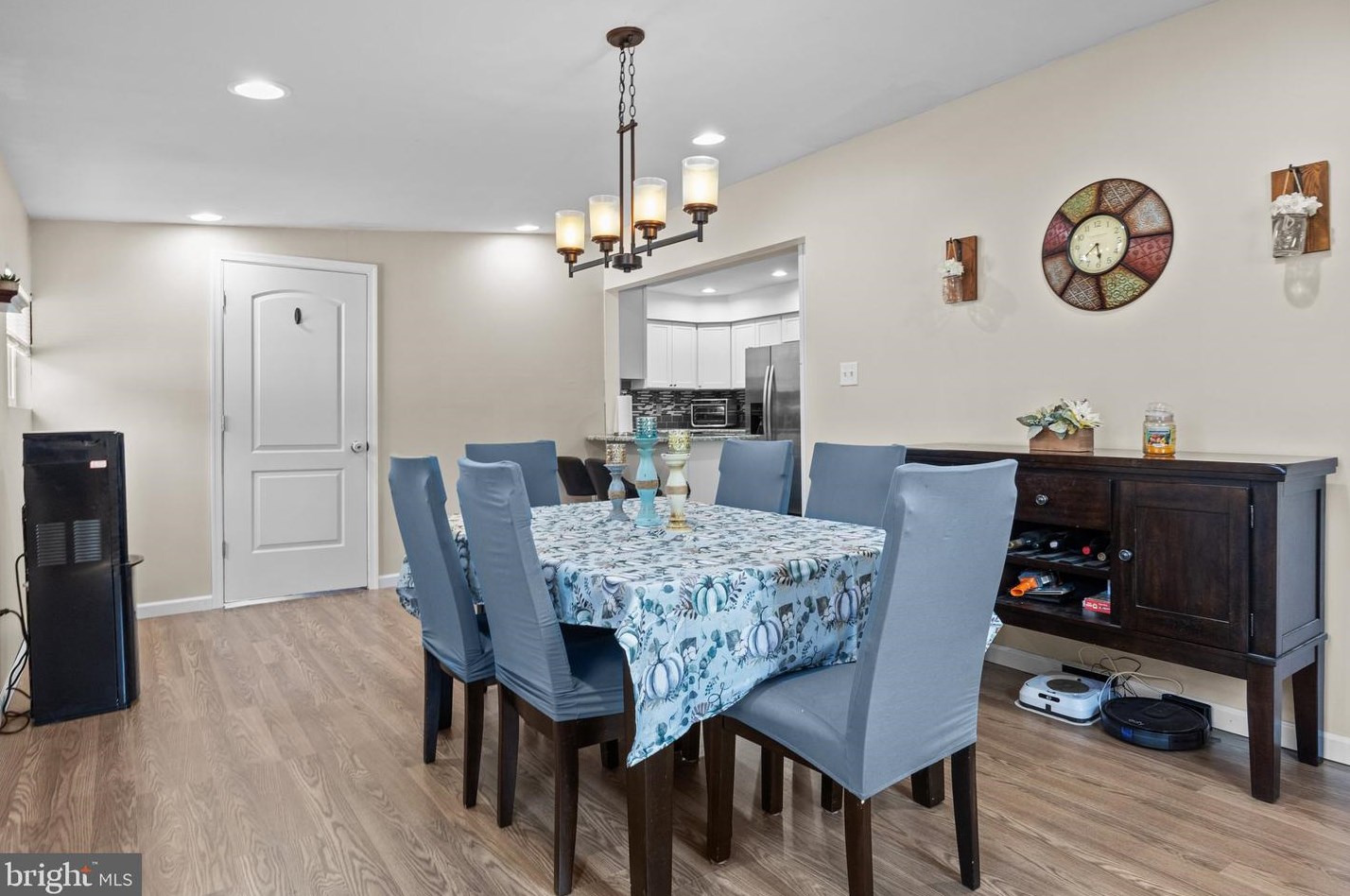 219 Plumbridge Dr, Levittown PA 19056-3536 exterior