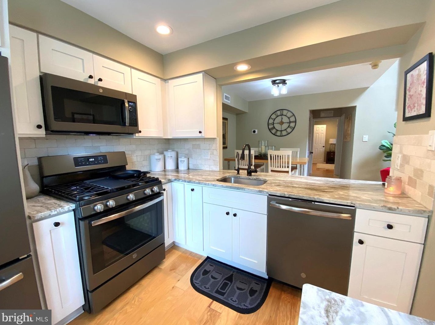 316 Society Pl, Upper Makefield PA  18940-3238 exterior