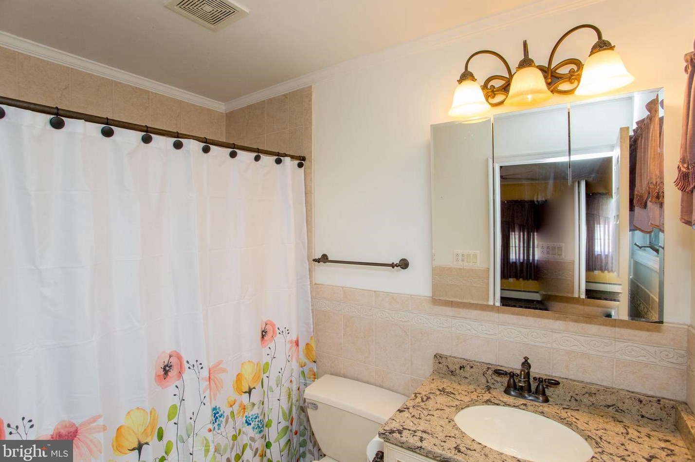 20 Sugarplum Rd, Levittown PA 19056-2221 exterior