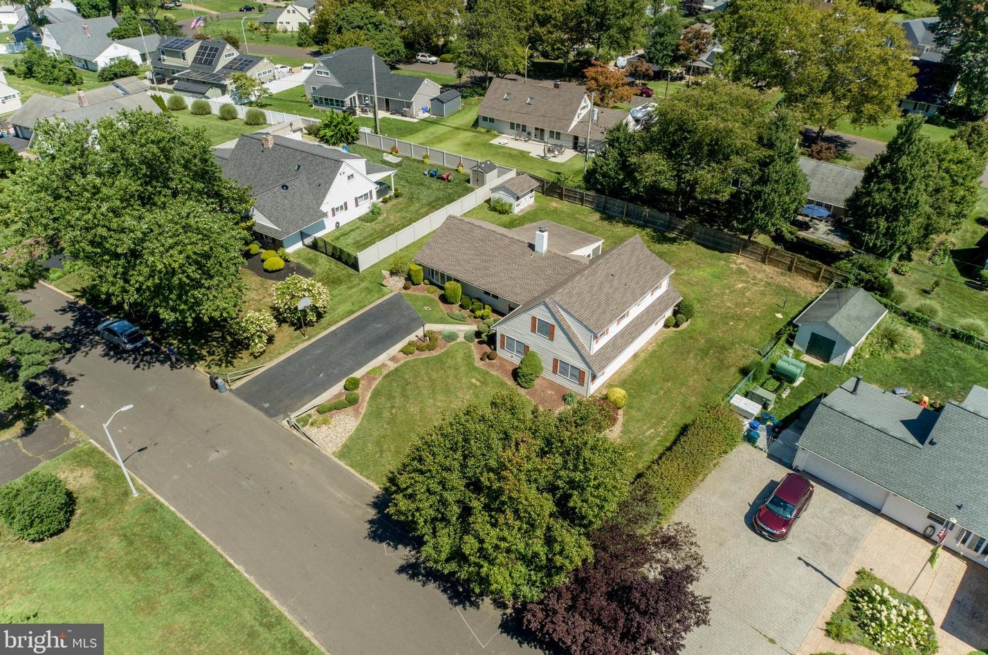 20 Sugarplum Rd, Levittown PA 19056-2221 exterior