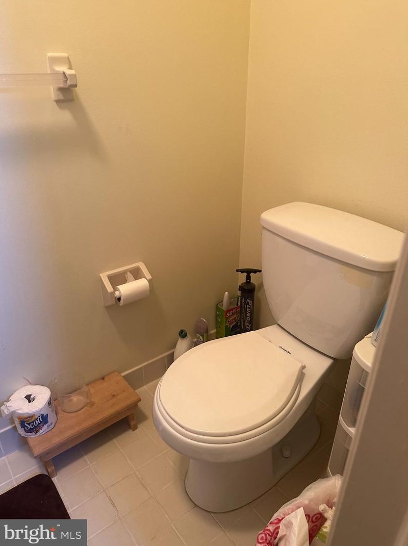 2128 Wellington Rd, Upper Makefield PA 18940-3713 exterior