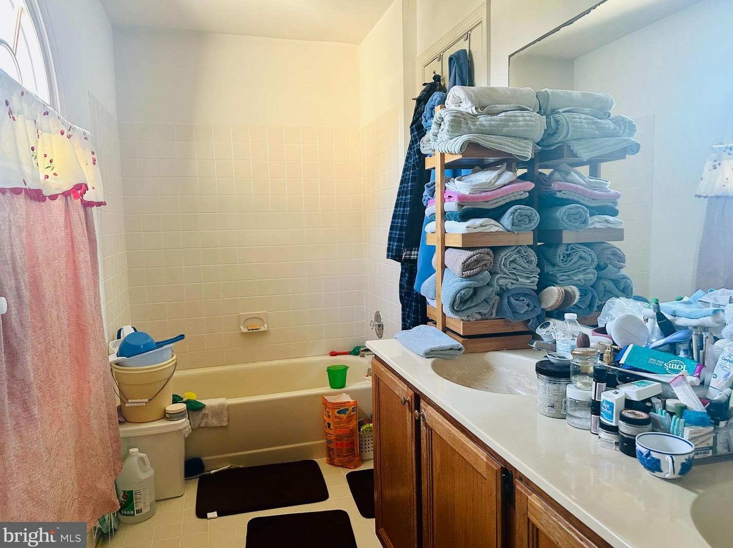 2128 Wellington Rd, Upper Makefield PA 18940-3713 exterior