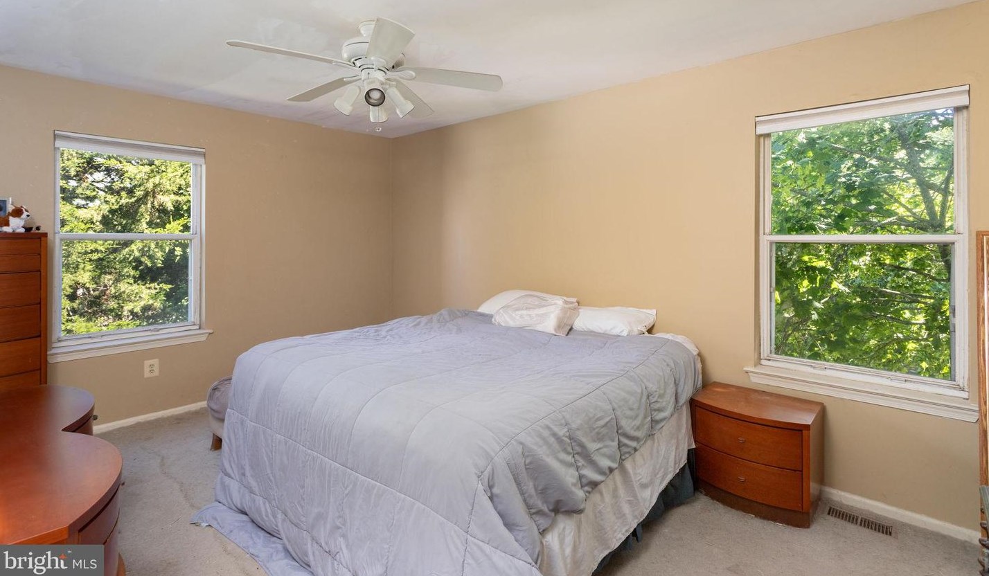 312 Cambridge Ln, Upper Makefield PA 18940-3310 exterior