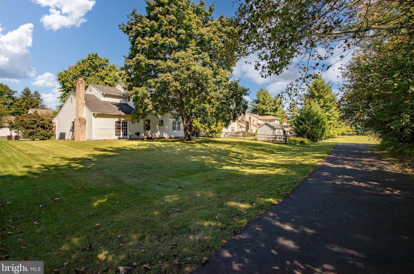 312 Cambridge Ln, Upper Makefield PA 18940-3310 exterior