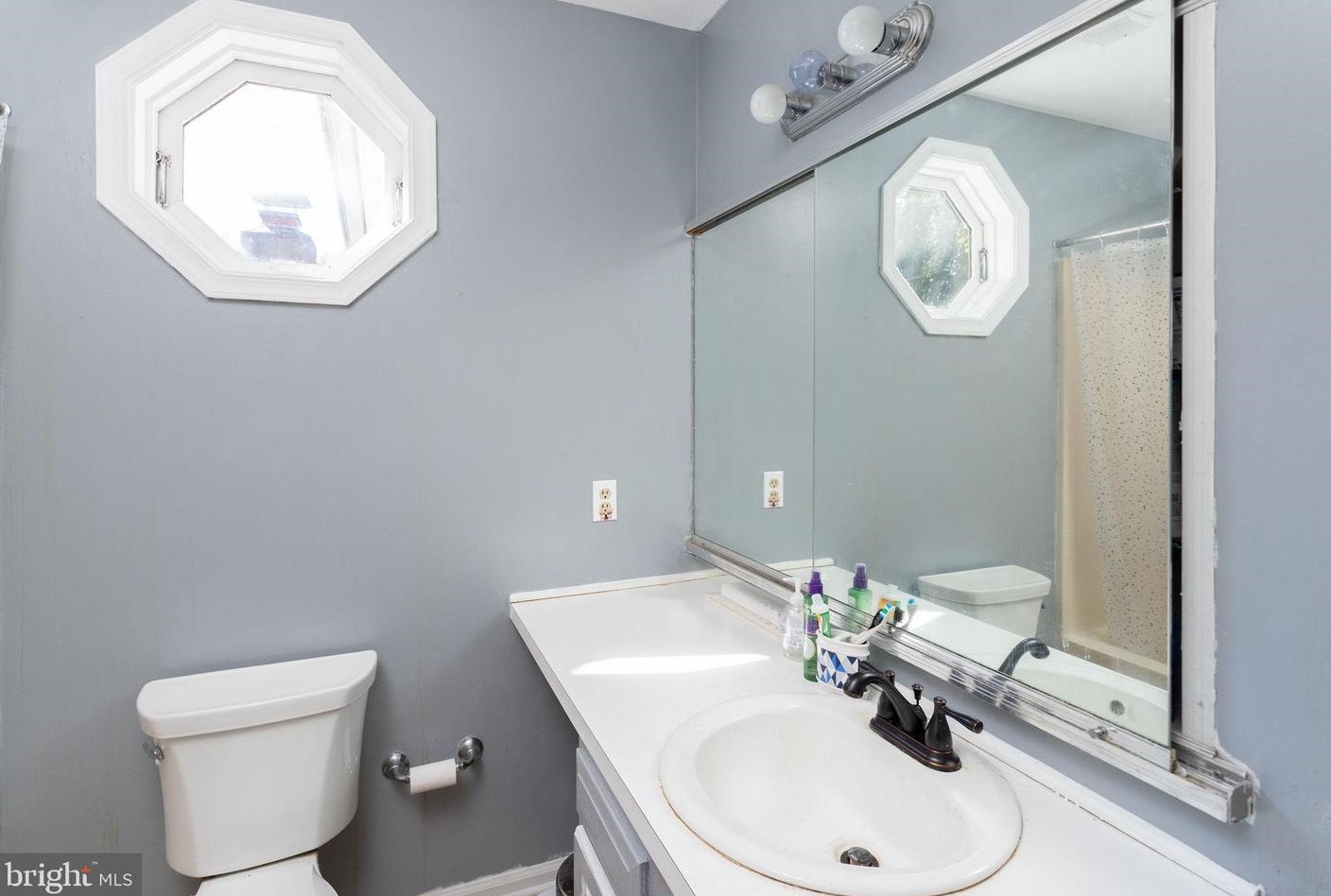 312 Cambridge Ln, Upper Makefield PA 18940-3310 exterior