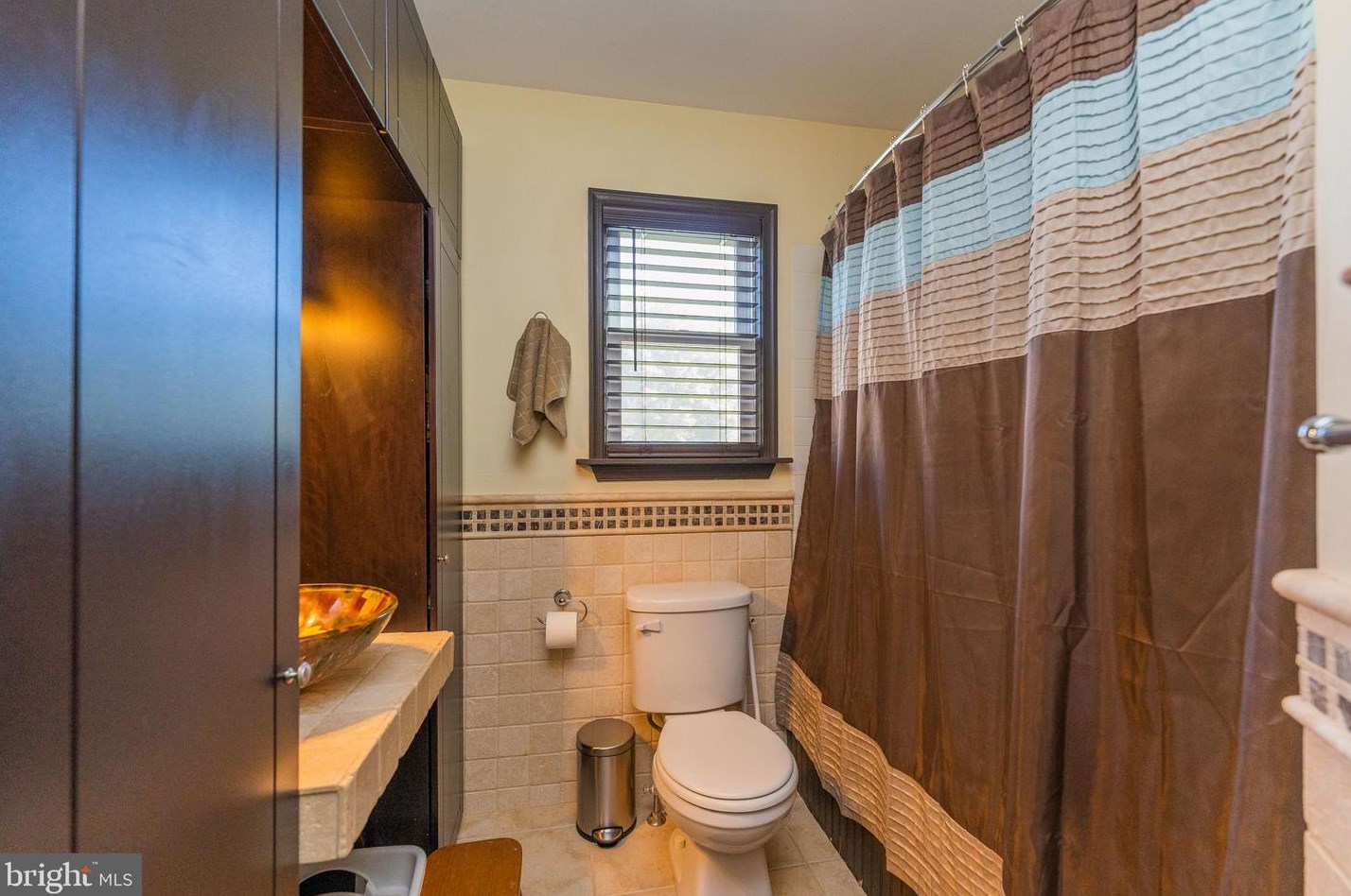 107 Chelsea Ct, Perkasie PA  18944-1887 exterior