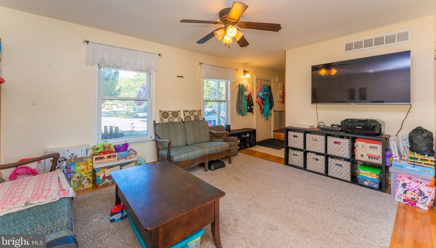 107 Chelsea Ct, Perkasie PA  18944-1887 exterior