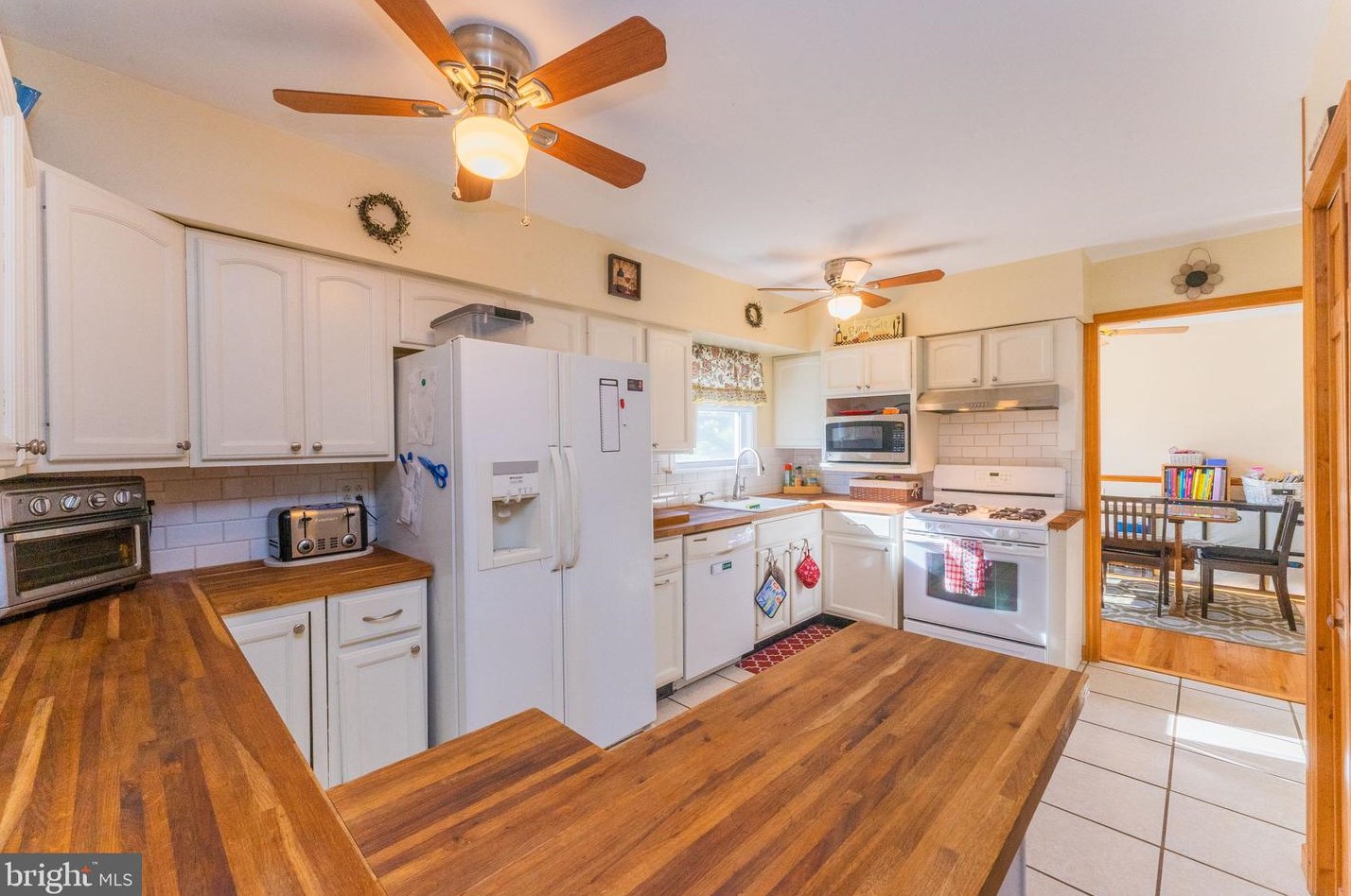 107 Chelsea Ct, Perkasie PA  18944-1887 exterior