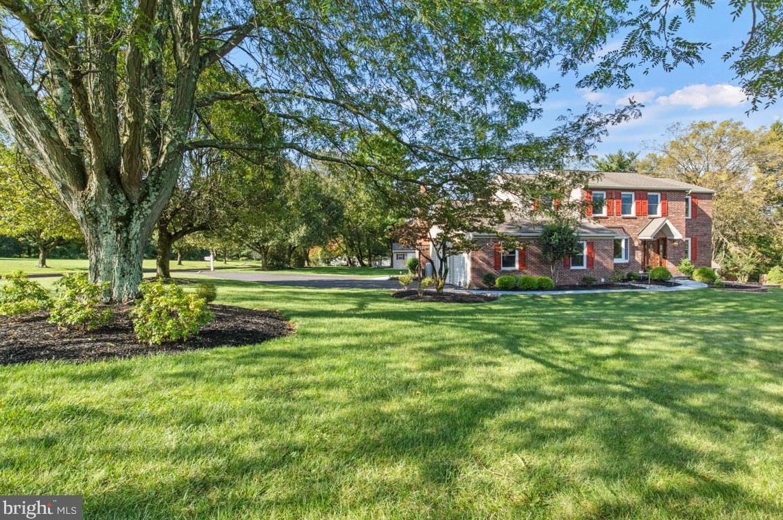 1 Brighton Pl, Upper Makefield PA  18940-1171 exterior