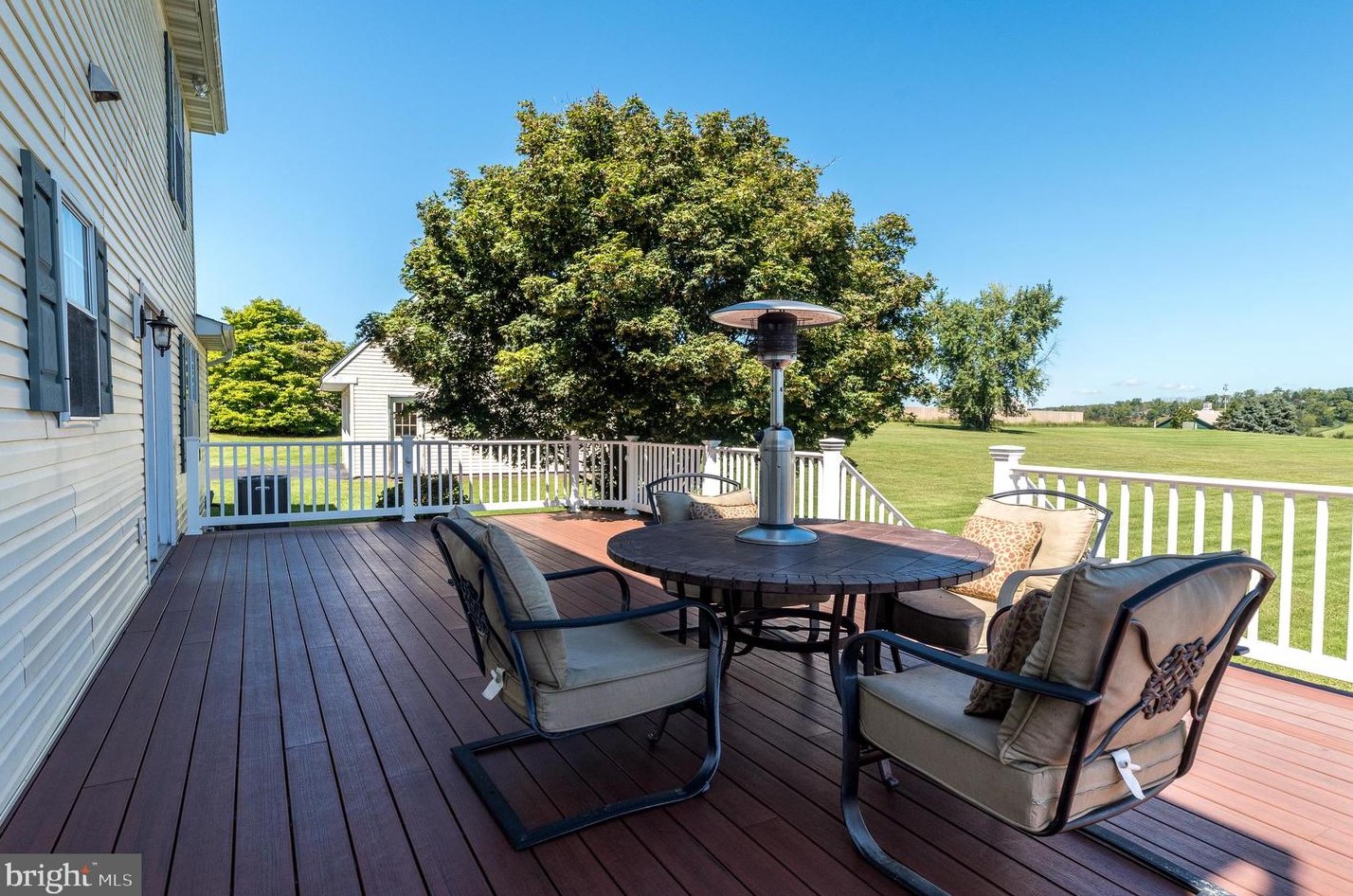 35 Steeple Dr, Kintnersville PA  18930-1652 exterior