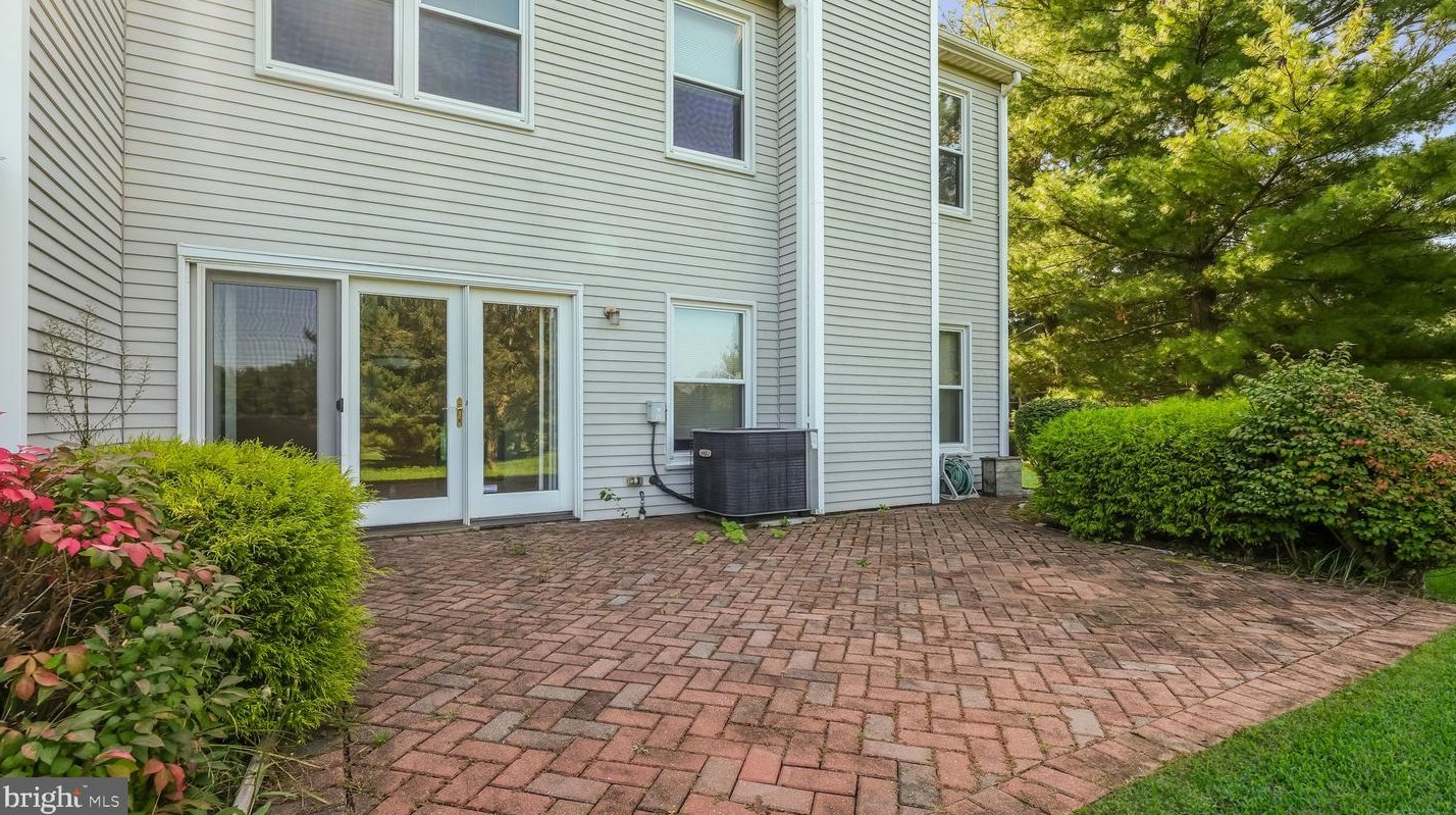 21 Kanon Ct, Upper Makefield PA 18940-1861 exterior