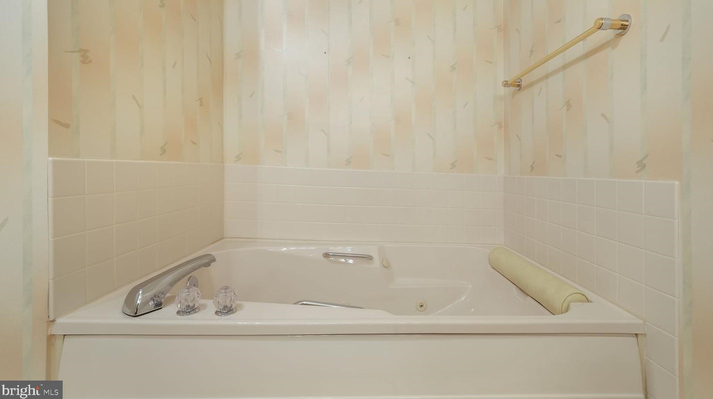 21 Kanon Ct, Upper Makefield PA 18940-1861 exterior