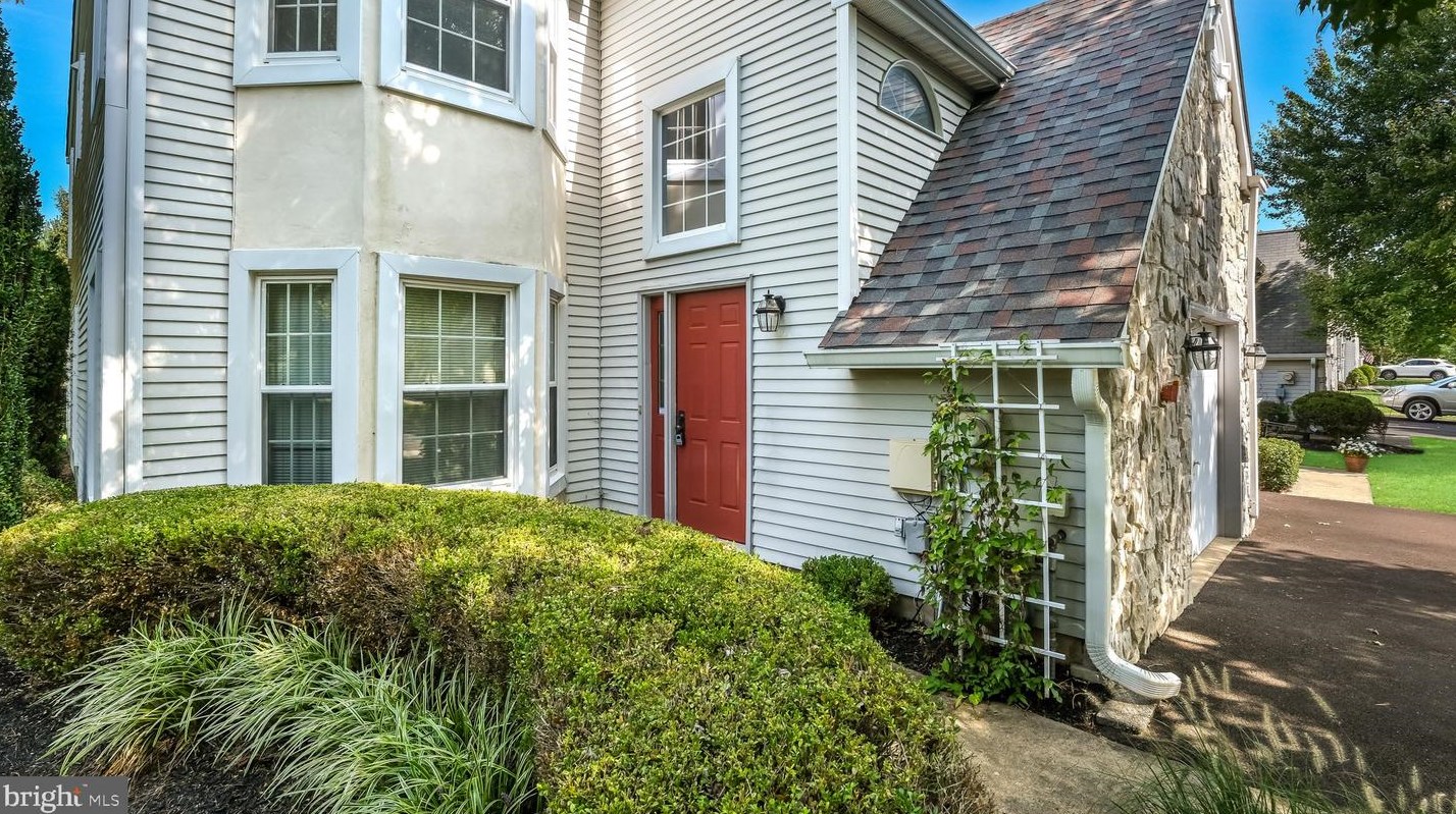 21 Kanon Ct, Upper Makefield PA 18940-1861 exterior