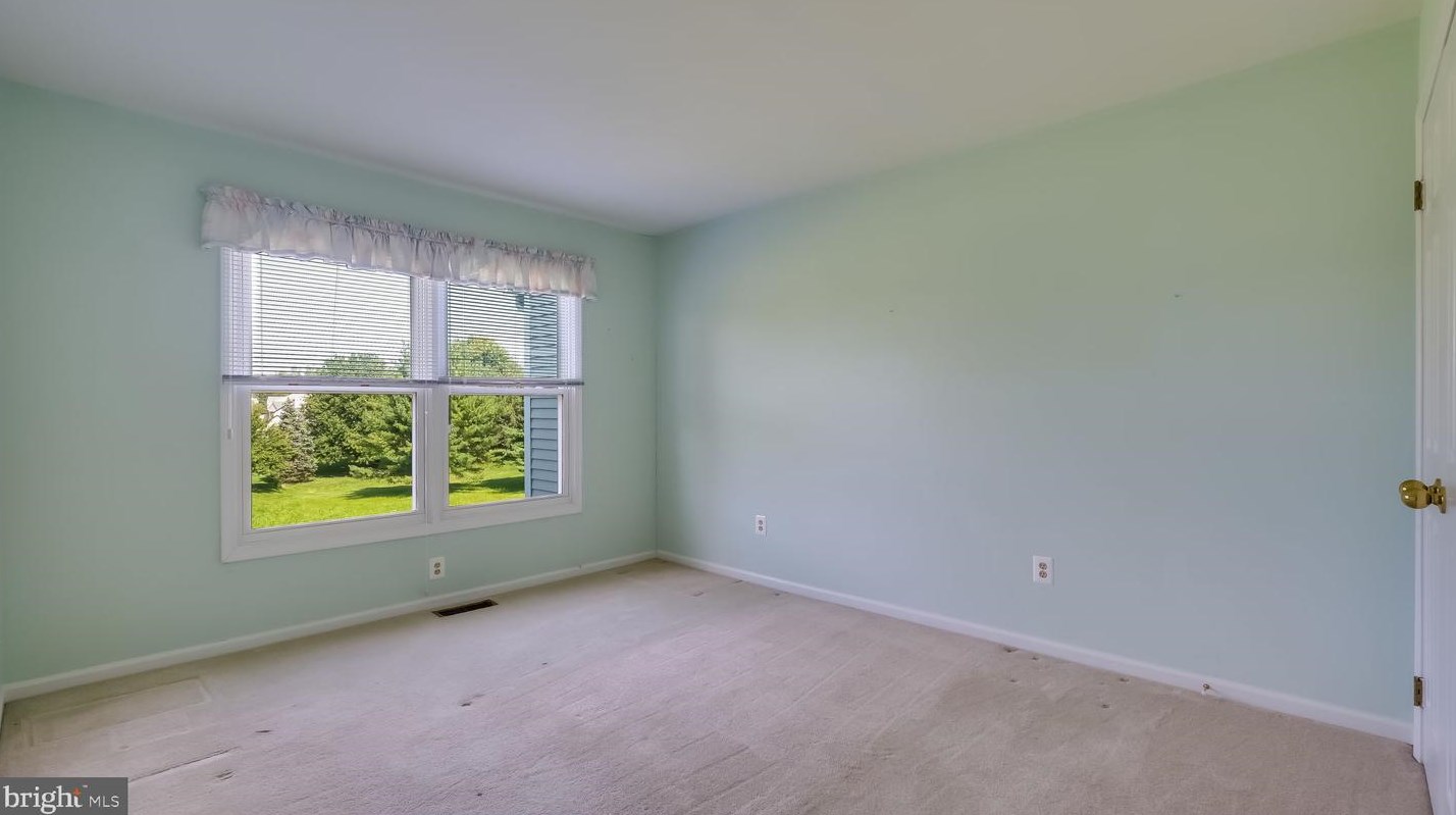 21 Kanon Ct, Upper Makefield PA 18940-1861 exterior