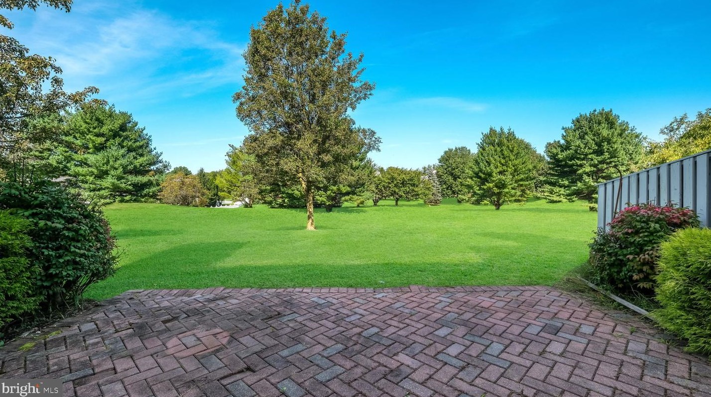 21 Kanon Ct, Upper Makefield PA 18940-1861 exterior